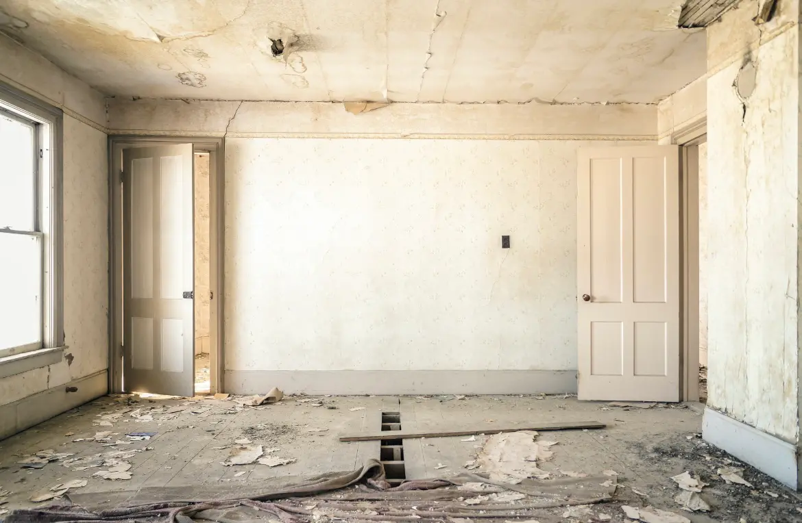 Waste disposal crew managing a cleanout project in Withamsville